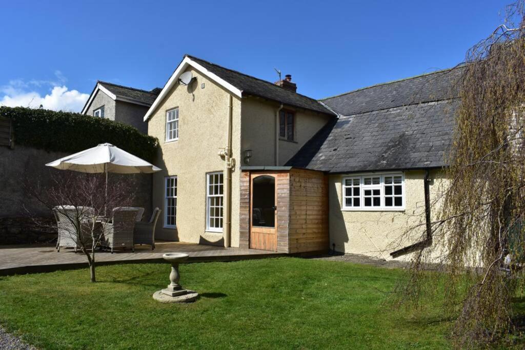 Cross Keys Cottage Holiday Let Bishop's Castle Exterior foto